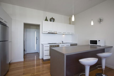 Exclusive Anglesea River Beach Apartment - Internet Find 1