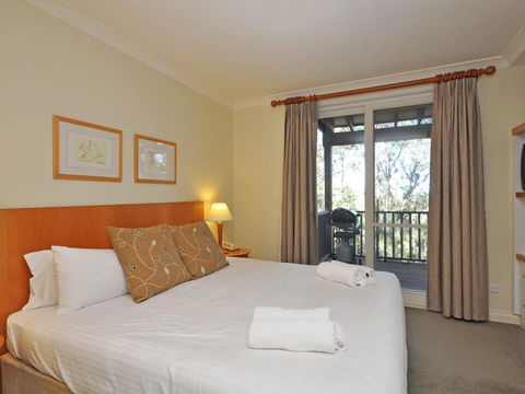 Executive 1 Bedroom Spa Villa Located Within Cypress Lakes Resort - Internet Find 0