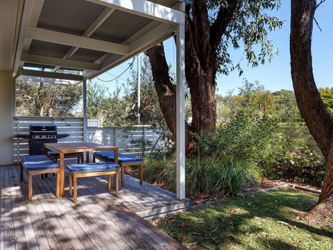 Executive Garden Apartment - Internet Find 0