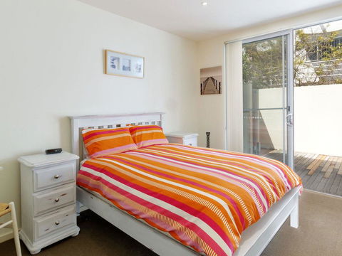 Executive Garden Apartment - Internet Find 3