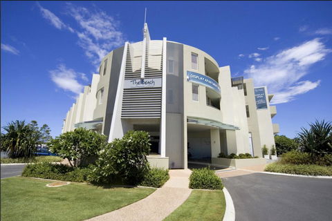 EXTRA LARGE 2 Bed Apartment - 3 Pools And Spa - Mountain View - BEACHFRONT LOCATION CABARITA BEACH - Internet Find 1