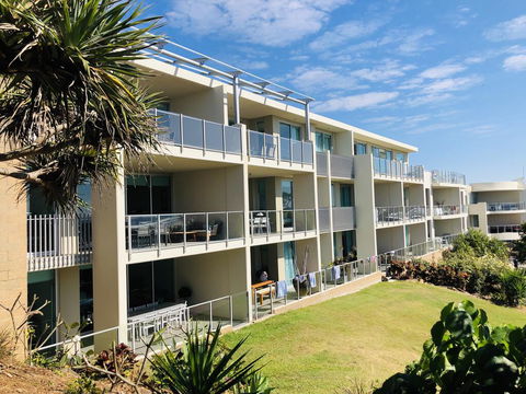 EXTRA LARGE 2 Bed Apartment - 3 Pools And Spa - Mountain View - BEACHFRONT LOCATION CABARITA BEACH - Internet Find 3