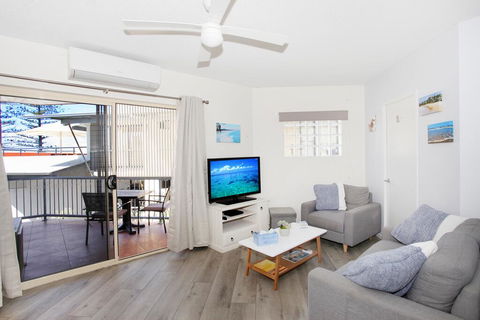 FABULOUS BEACHFRONT POSITION - Internet Find 2