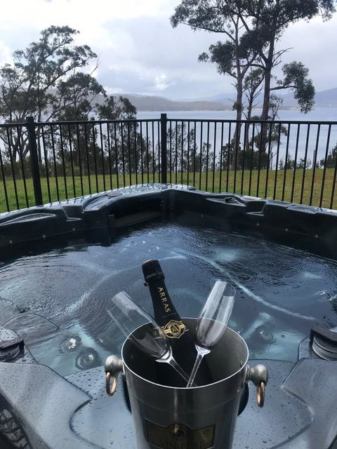 Fairwinds Tasmania - Internet Find 1