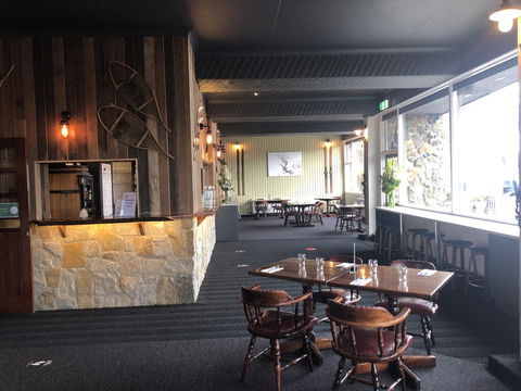 Falls Creek Hotel - Internet Find 3