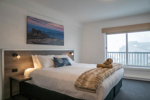 Falls Creek Hotel - Internet Find 1