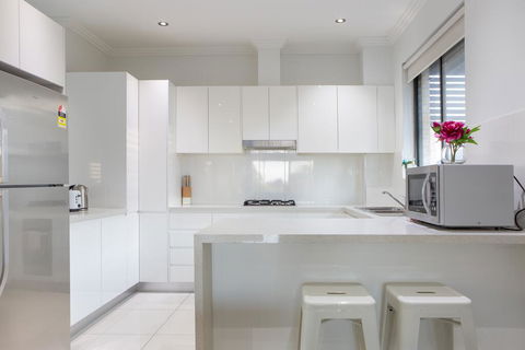 Family Size Apartment Close To Westmead Hospital - Internet Find 3
