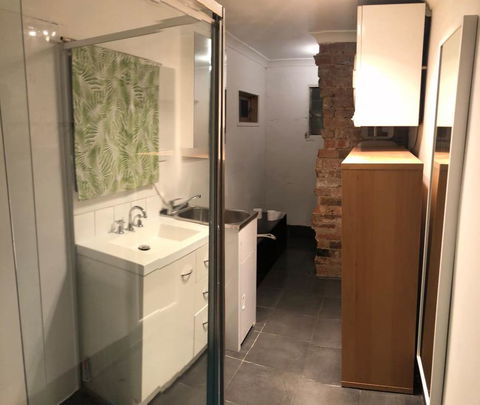 Fantastic Fitzroy - Huge House For A Magical Time! - Internet Find 3