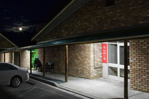 Farnham Court Motel And Restaurant - Internet Find 2