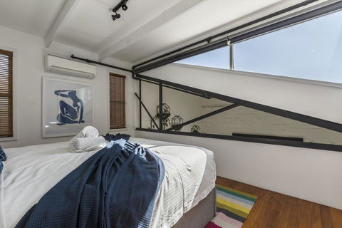 Fitzroy Converted Warehouse Penthouse - Internet Find 3
