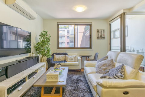 Fitzroy Lifestyle 1 Bed With Pool, Spa, Sauna & Gym - Internet Find 2