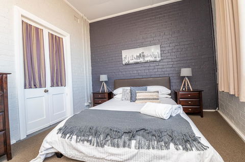 Five Ways CBD Apartment - Spacious, Wifi, Free Parking - Internet Find 2
