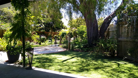 Friends Holiday House - Internet Find 0