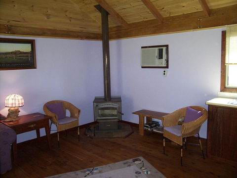 Gaddleen Grove Cottages - Internet Find 2