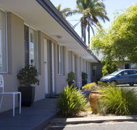 Gale Street Motel  Villas - Internet Find
