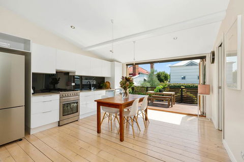 Geelong West Miner's Cottage - Internet Find 3