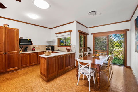 Getaway Haven In The Noosa Surrounds - Internet Find 2