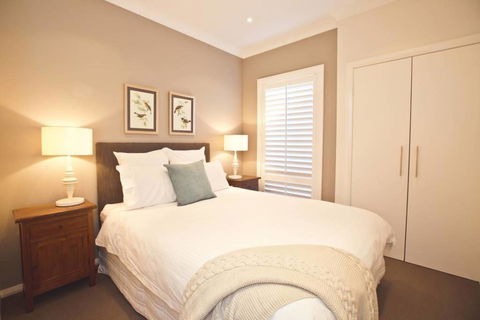 Getaway On Poplars - Comfortable And Well-appointed - Internet Find 3