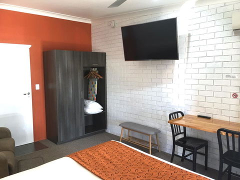 Gin Gin Village Motor Inn Motel - Internet Find 2