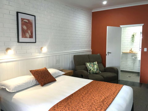 Gin Gin Village Motor Inn Motel - Internet Find 1