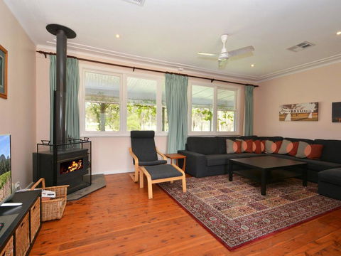 Glandore Estate Vineyard Homestead Onsite Cellar Door + Walk To Restaurants Incl EXP - Internet Find 3