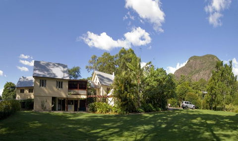 Glass House Mountains Ecolodge - Internet Find 0
