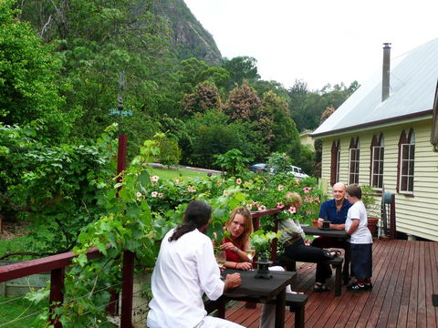 Glass House Mountains Ecolodge - Internet Find 3