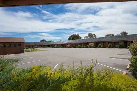 Golden Grain Motor Inn - Internet Find 3
