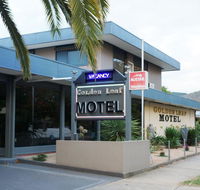 Golden Leaf Motel - Internet Find