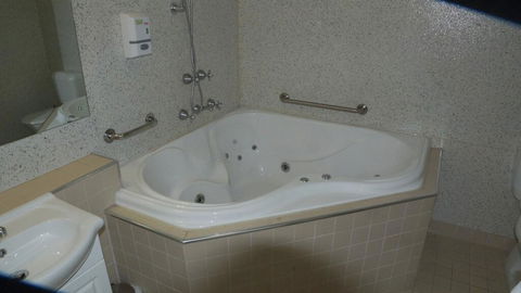 Golden Leaf Motel - Internet Find 1