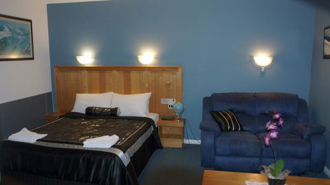 Golden Leaf Motel - Internet Find 2