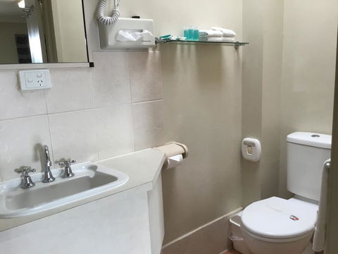 Golden Palms Motor Inn - Internet Find 1