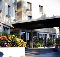 Golden Pebble Hotel - Internet Find