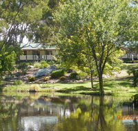 Granite Gardens Cottages  Lake Retreat - Internet Find