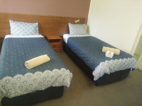 Halfway Motel - Internet Find 2