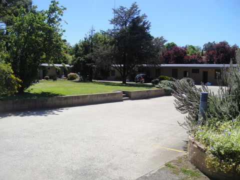 Hamilton Hume Motor Inn - Internet Find 1