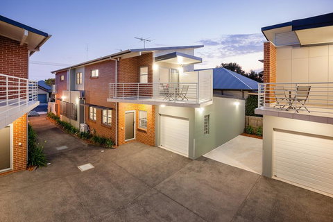 Hamilton On Everton - Internet Find 1