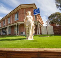 Hamilton's Queanbeyan Motel - Internet Find