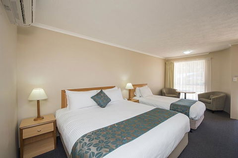 Harbour Sails Motor Inn - Internet Find 1