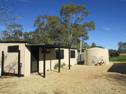 HEATHCOTE SHIRAZ COUNTRY STAYS - Internet Find 0