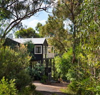 Hepburn Pool House - Internet Find