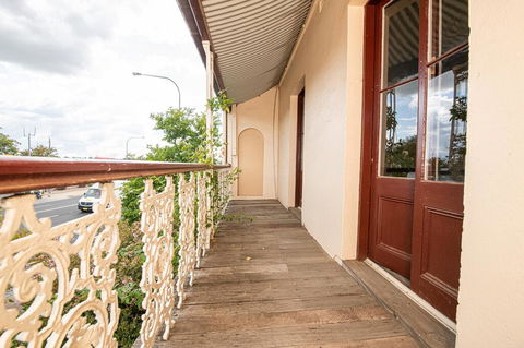 Heritage Bowen Terrace 3 Bed, 2 Bath - Walk To CBD - Internet Find 3