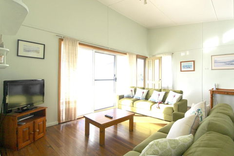 Hi View, 18 Dulconghi Street - Internet Find 1