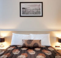 High Street Motor Inn - Internet Find