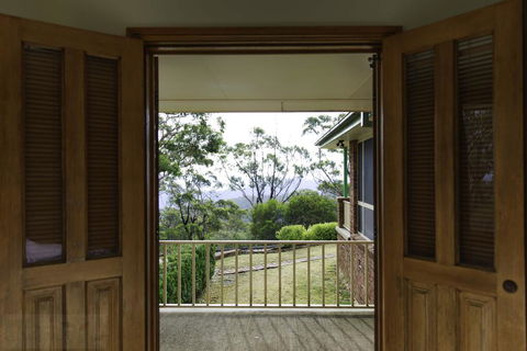 Highland View - Internet Find 3