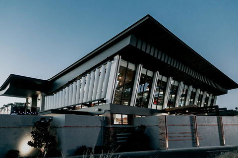 Highlander Hotel Bar Kitchen Rooftop - Internet Find 0