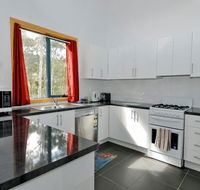 Hill Top Retreat Self Contained Accomodation - Internet Find