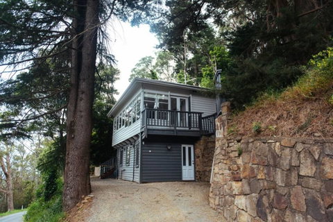 Hilltop Heaven - Internet Find 2