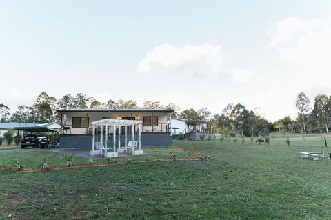 Hinterland Boutique Cottages-Fig Tree Cottage - Internet Find 1