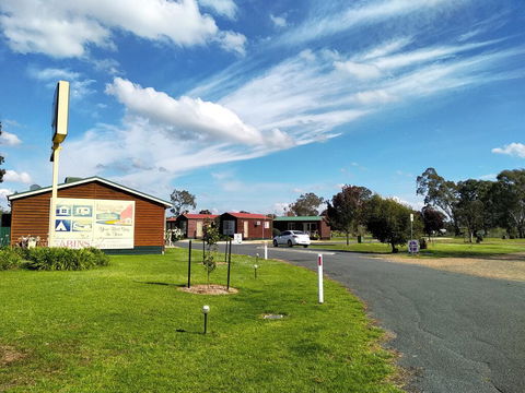 Holbrook Motor Village - Internet Find 2